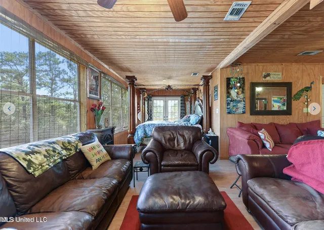 $2,000 | 10008 Willow Street, Bay St. Louis, MS 39520