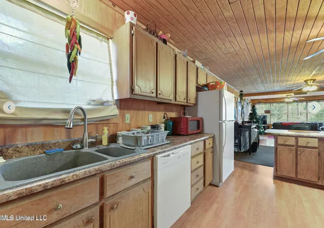 $2,000 | 10008 Willow Street, Bay St. Louis, MS 39520