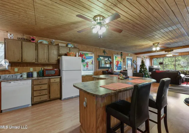 $2,000 | 10008 Willow Street, Bay St. Louis, MS 39520