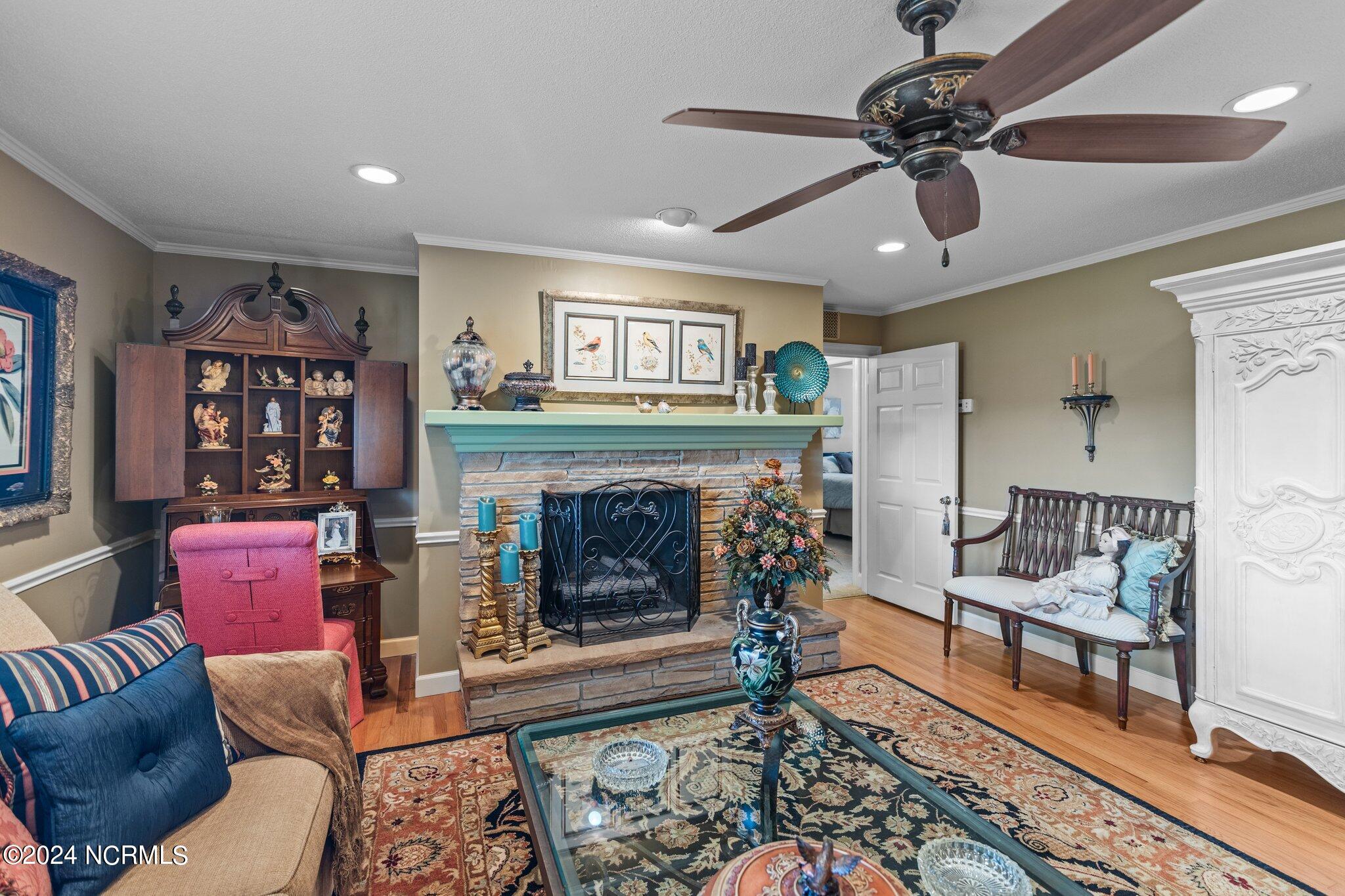 411 Taylor Heath Road Kinston, NC 28501 - Photo 11 of 49 Den