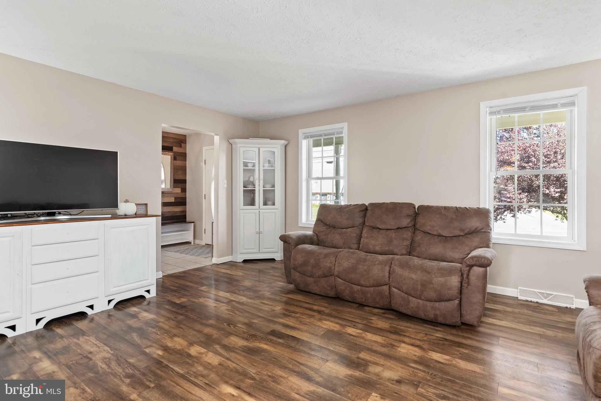 1598 Leafmore Road Chambersburg, PA 17202 - Photo 7 of 37 Gallery Image 7