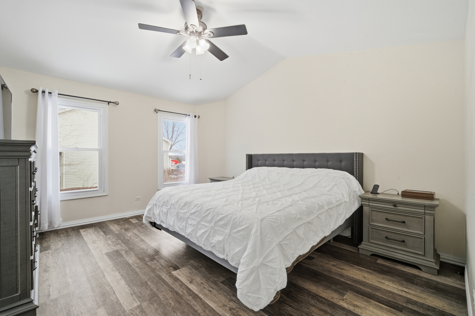 1032 Oak Tree Trail Lake Villa, IL 60046 - Photo 15 of 23 a bedroom with a bed and dresser