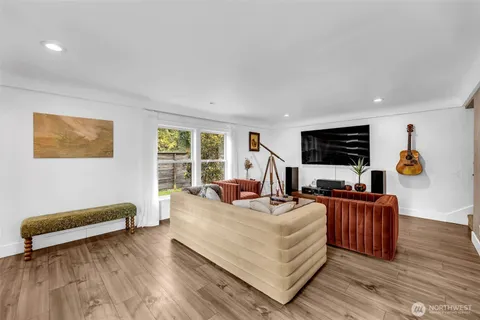 $670,000 | 205 South Hillhurst Road, Ridgefield, WA 98642