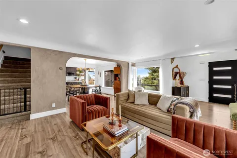 $670,000 | 205 South Hillhurst Road, Ridgefield, WA 98642