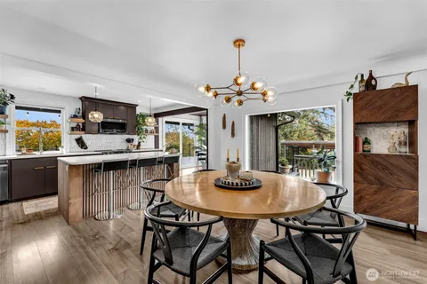 $670,000 | 205 South Hillhurst Road, Ridgefield, WA 98642