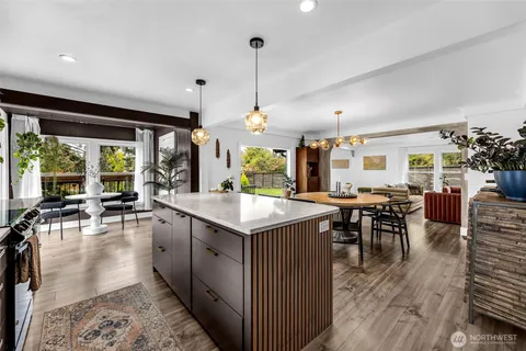 $670,000 | 205 South Hillhurst Road, Ridgefield, WA 98642