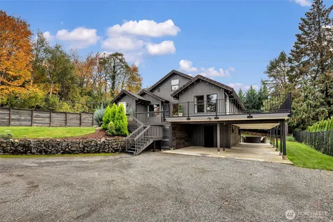 $670,000 | 205 South Hillhurst Road, Ridgefield, WA 98642