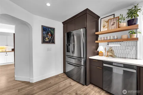 $670,000 | 205 South Hillhurst Road, Ridgefield, WA 98642