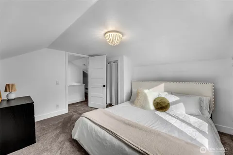 $670,000 | 205 South Hillhurst Road, Ridgefield, WA 98642