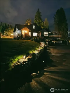 $670,000 | 205 South Hillhurst Road, Ridgefield, WA 98642