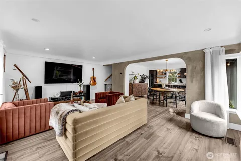 $670,000 | 205 South Hillhurst Road, Ridgefield, WA 98642