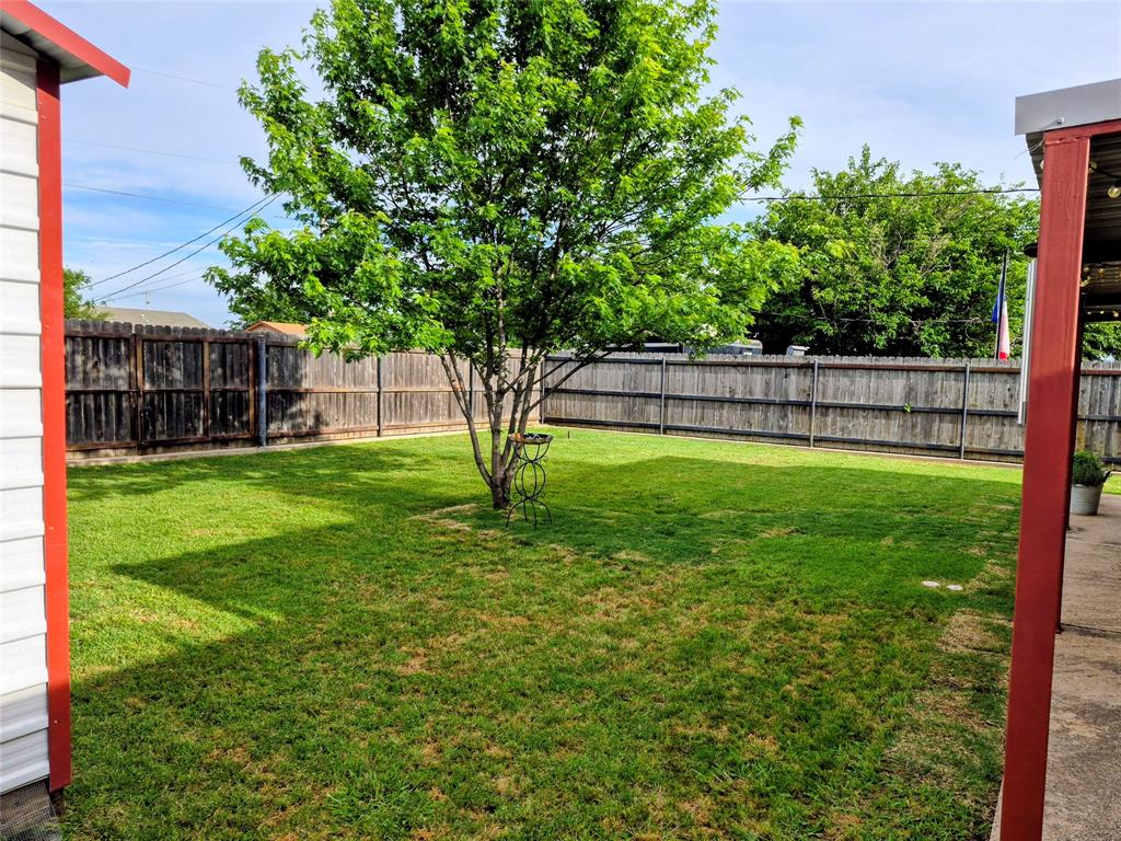 191 Hampton Street Graham, TX 76450 - Photo 17 of 19