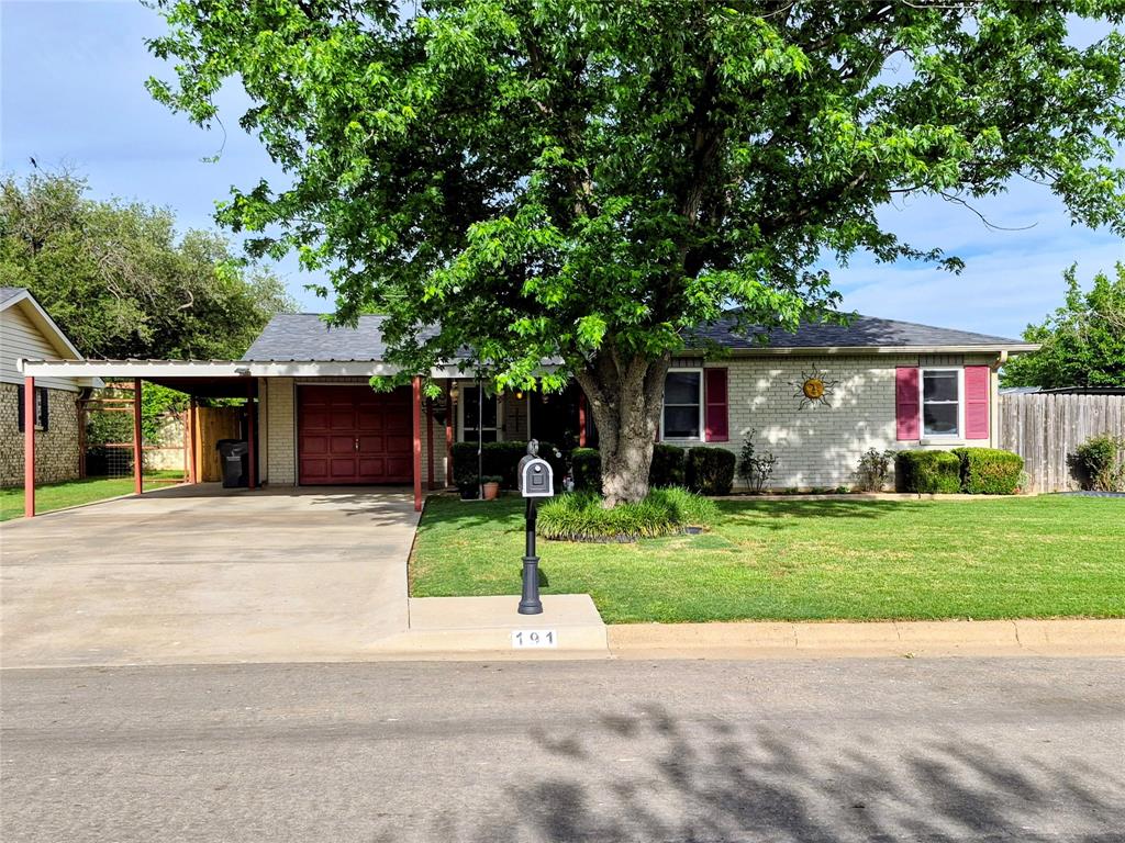 191 Hampton Street Graham, TX 76450 - Photo 2 of 19
