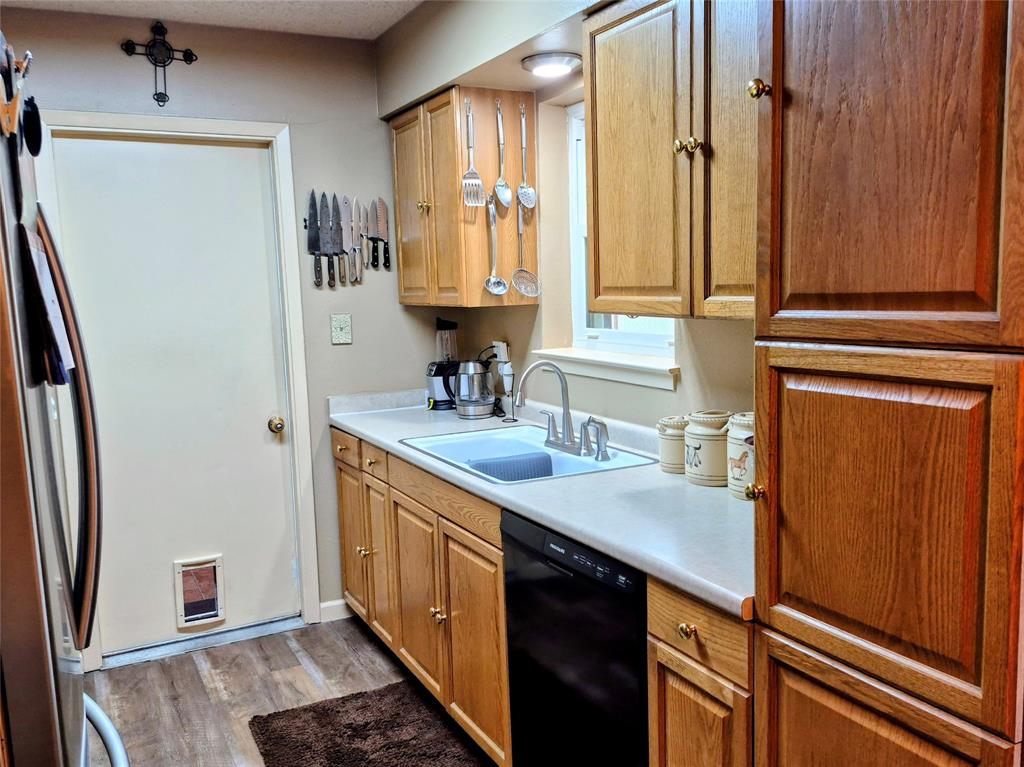191 Hampton Street Graham, TX 76450 - Photo 7 of 19