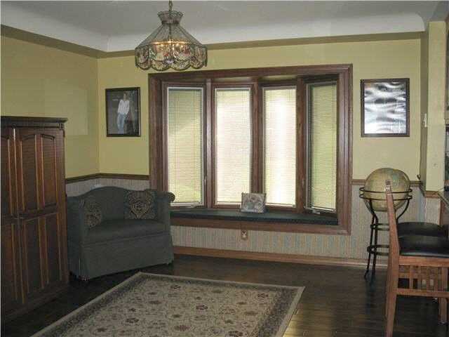 10484 Reeck Road Allen Park, MI 48101 - Photo 9 of 24 31121138-8.JPG