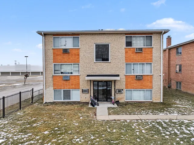 $1,200,000 | 9602 Golf Terrace, Des Plaines, IL 60016