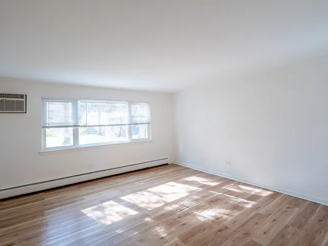 $1,200,000 | 9602 Golf Terrace, Des Plaines, IL 60016