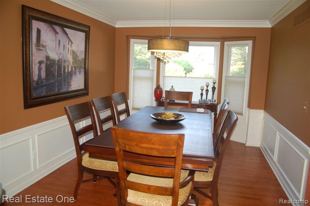 5116 Standish Drive Troy, MI 48085 - Photo 4 of 22 dining rm.JPG