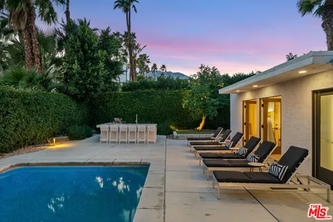 $995,000 | 2251 East Calle Papagayo, Palm Springs, CA 92262