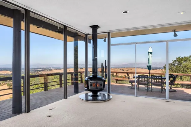 $3,600,000 | 30 Pine Ridge Way, Portola Valley, CA 94028