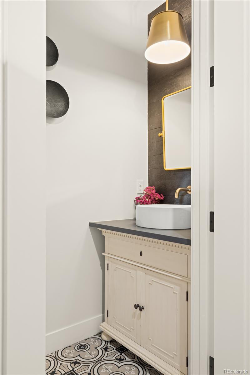 3924 Stuart Street Denver, CO 80212 - Photo 9 of 37