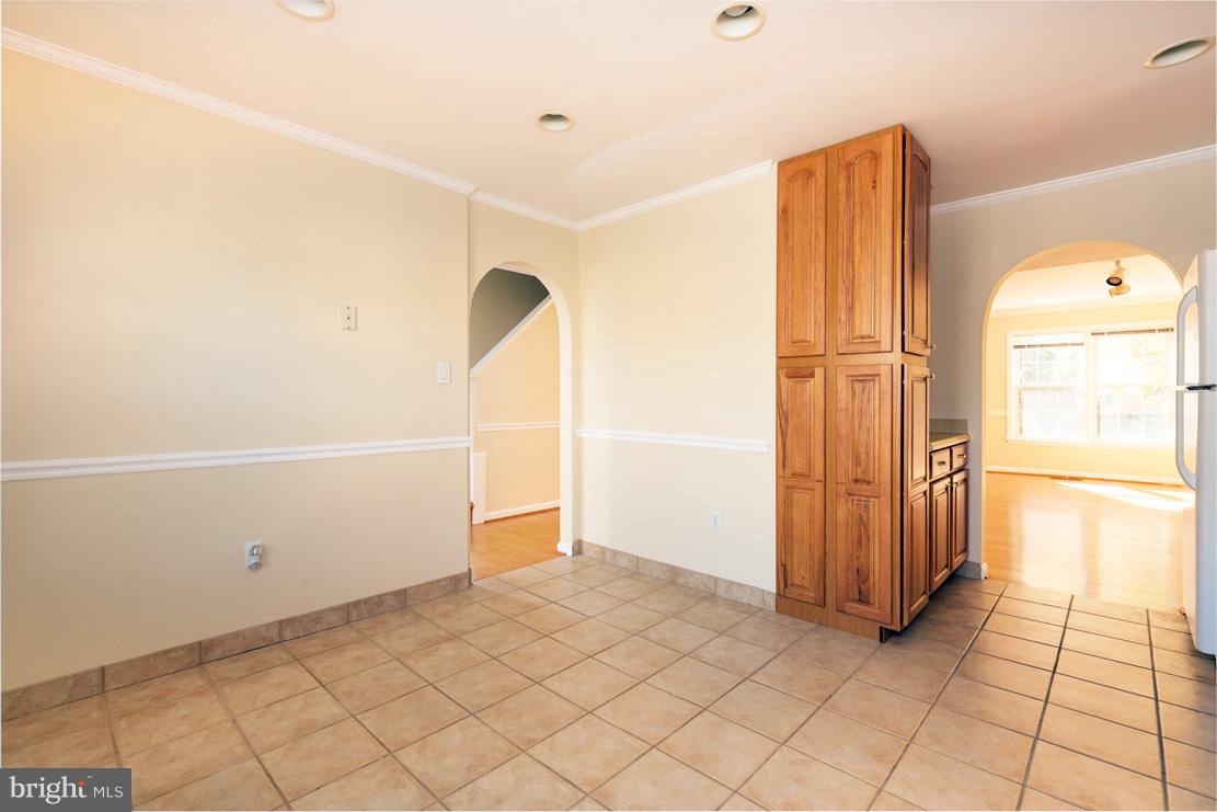 8082 Powderbrook Lane Springfield, VA 22153 - Photo 5 of 24 Kitchen