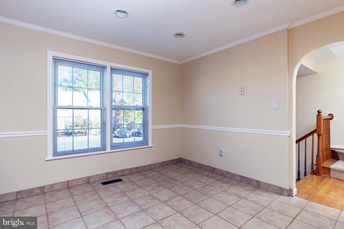 8082 Powderbrook Lane Springfield, VA 22153 - Photo 6 of 24 Kitchen
