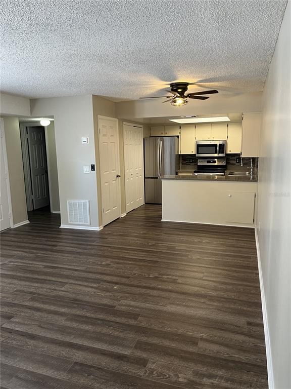 143 Windtree Lane, Unit R Winter Garden, FL 34787 - Photo 4 of 10