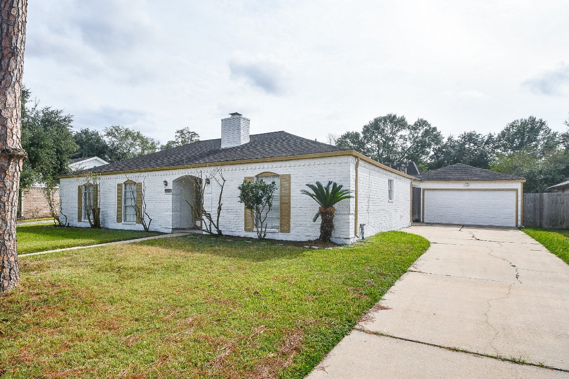 3327 Springhill Drive Missouri City, TX 77459 - Photo 2 of 20