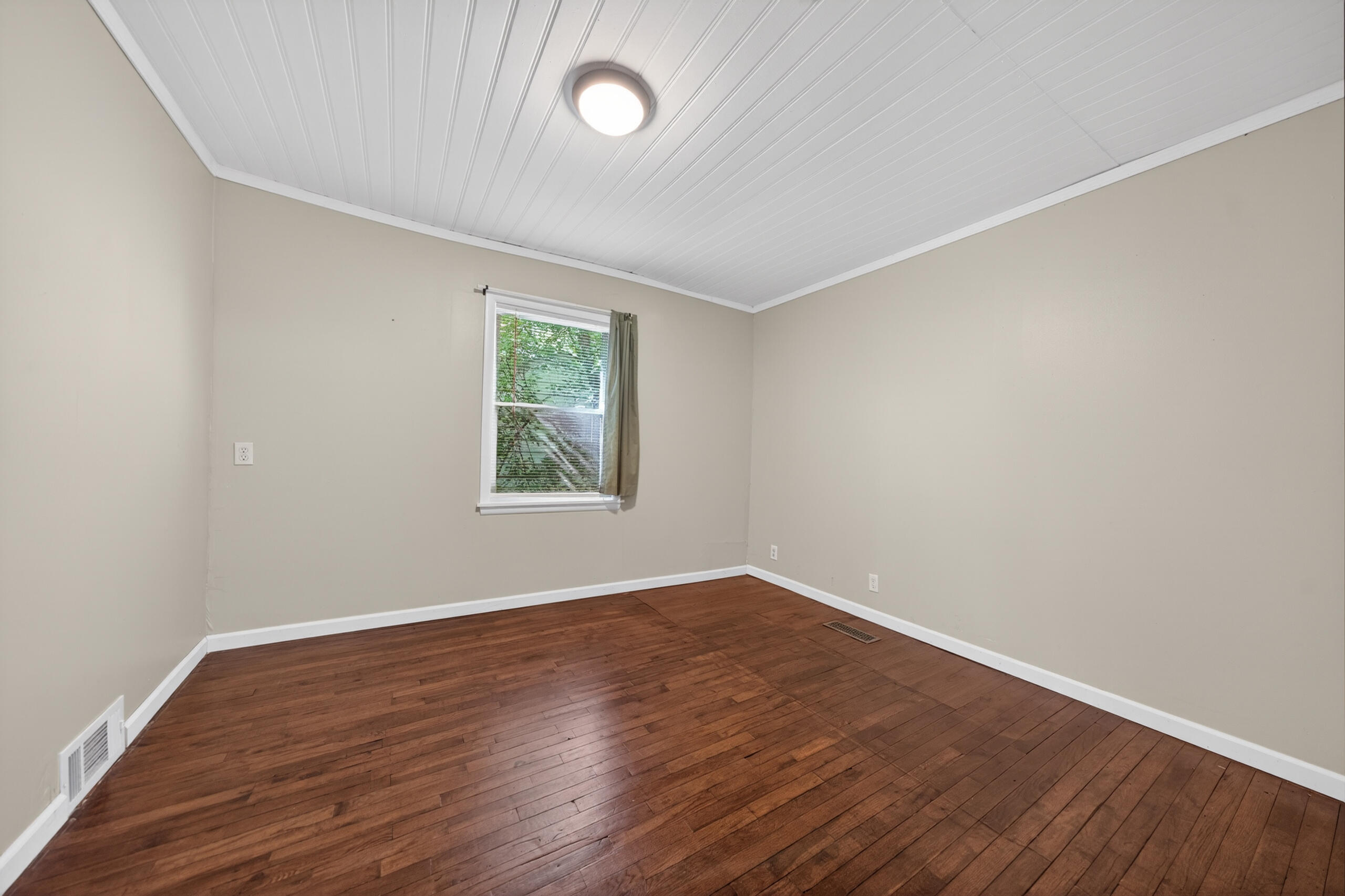 23830 Scotia Road Oak Park, MI 48237 - Photo 20 of 28 DSC01253