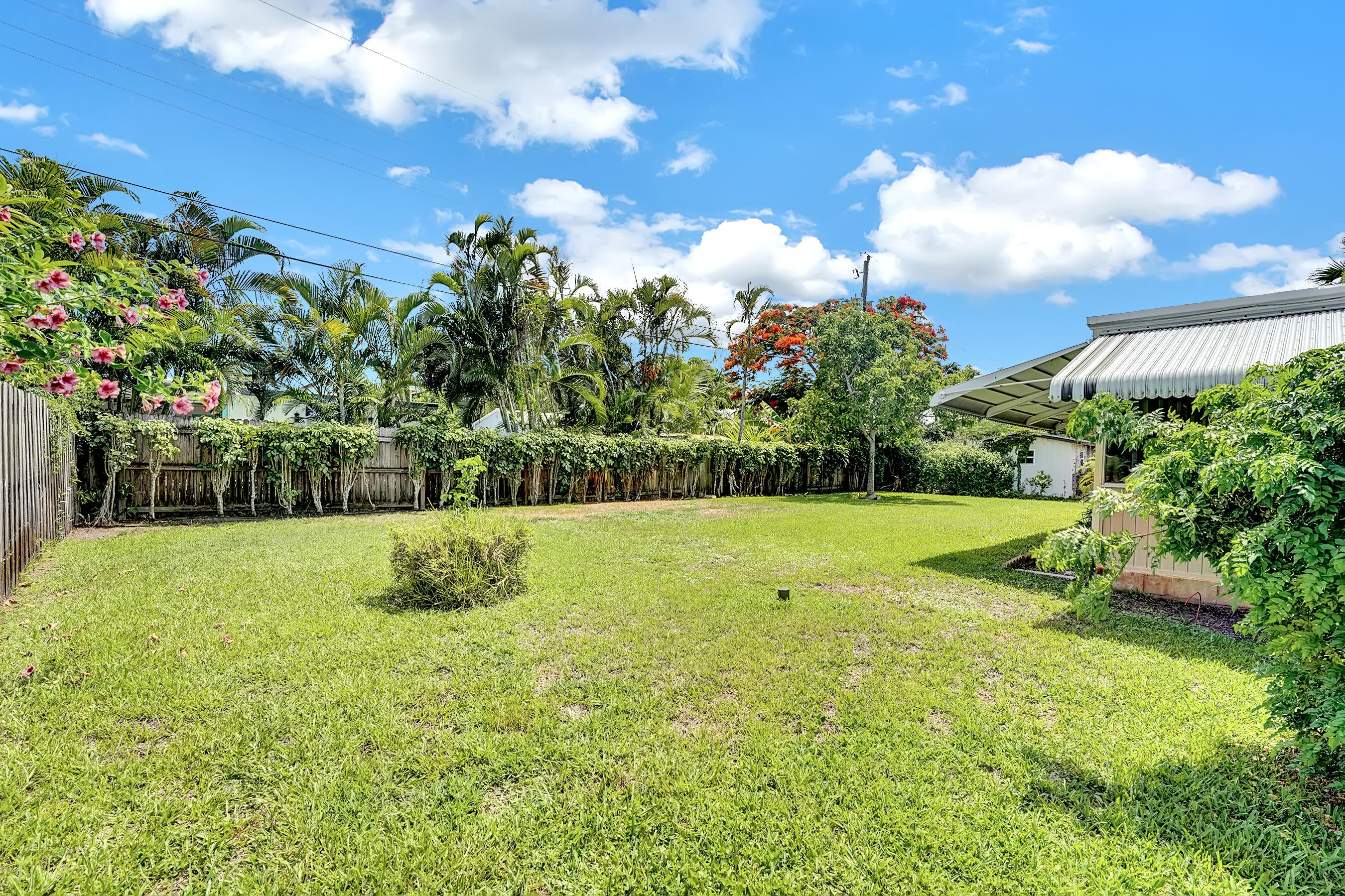 100 Northwest 18th Street Delray Beach, FL 33444 - Photo 3 of 27 Yard