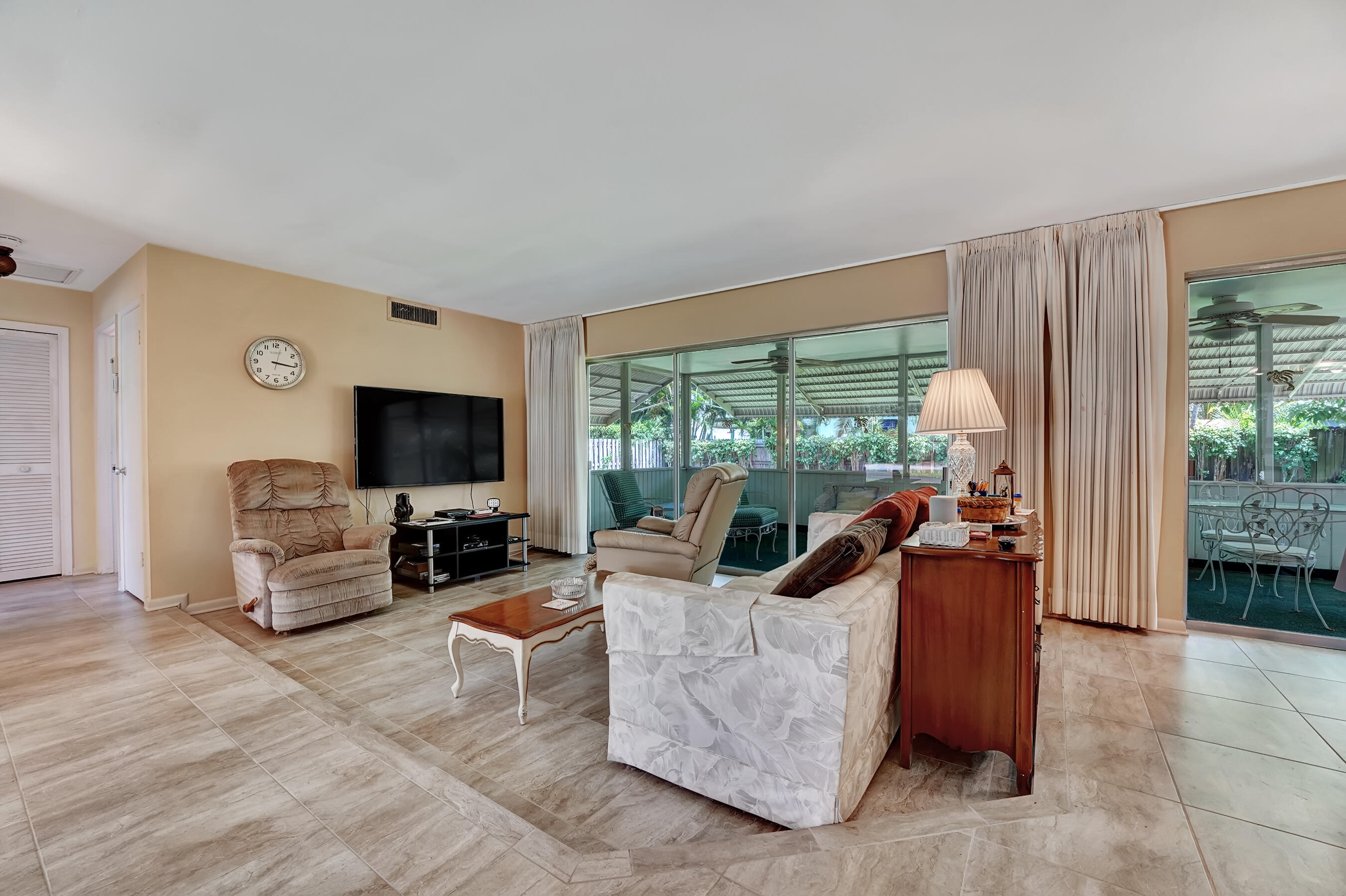 100 Northwest 18th Street Delray Beach, FL 33444 - Photo 9 of 27 DSC02976