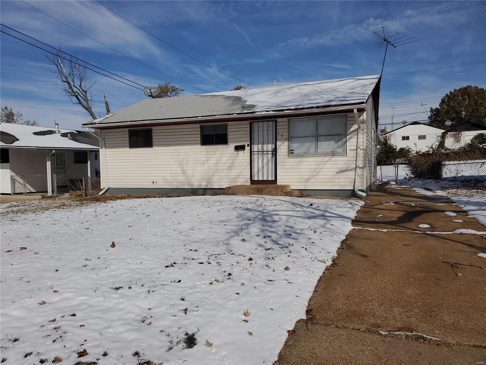 157 Perthshire Road St. Louis, MO 63137 - Photo 1 of 11 Gallery Image 1