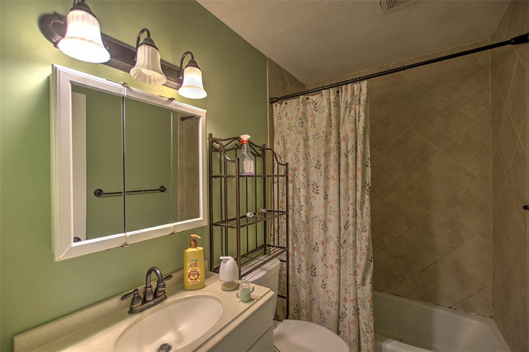 2752 North Sangamon Road Decatur, IL 62521 - Photo 17 of 28