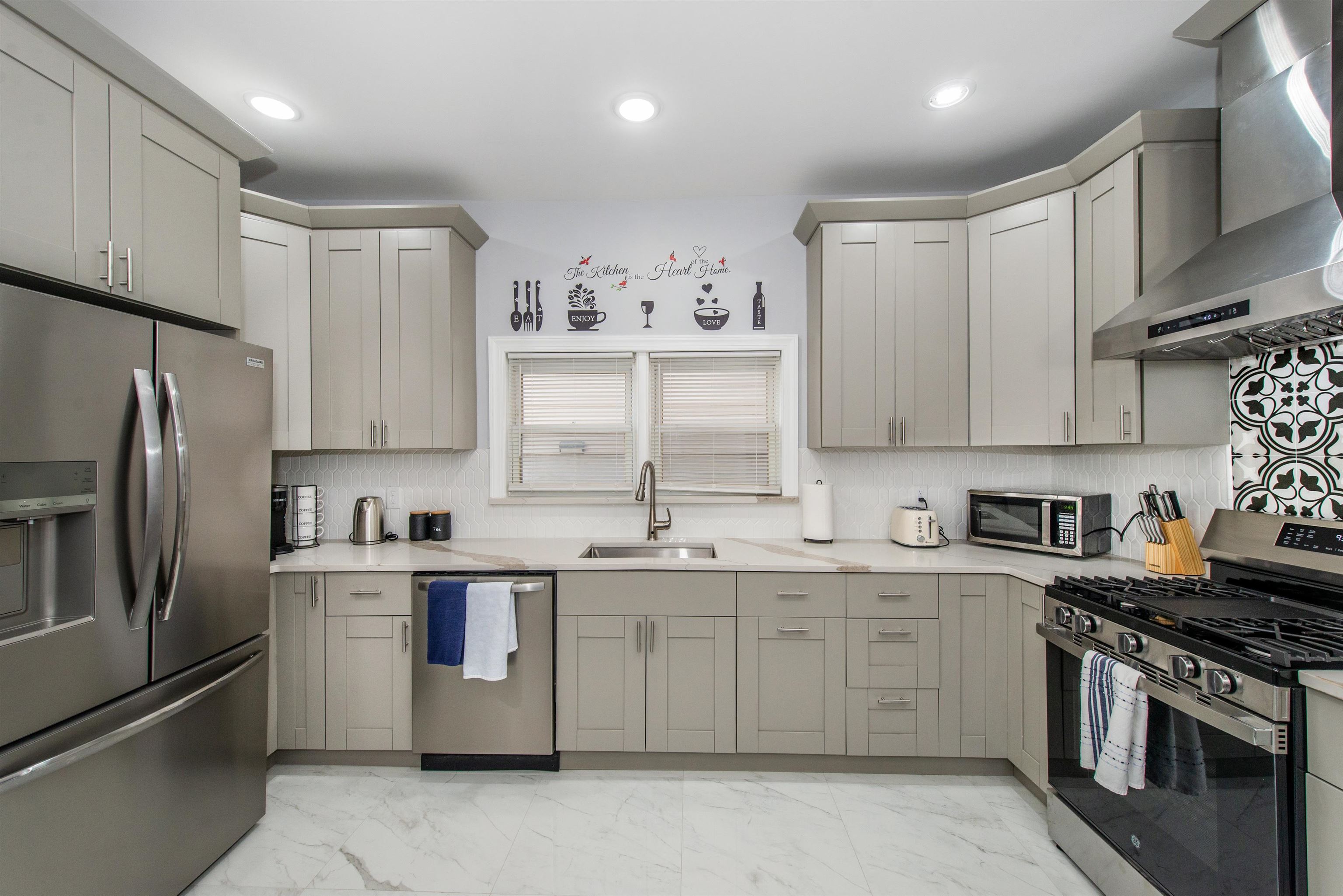 19 West 27th Street Bayonne, NJ 07002 - Photo 5 of 12