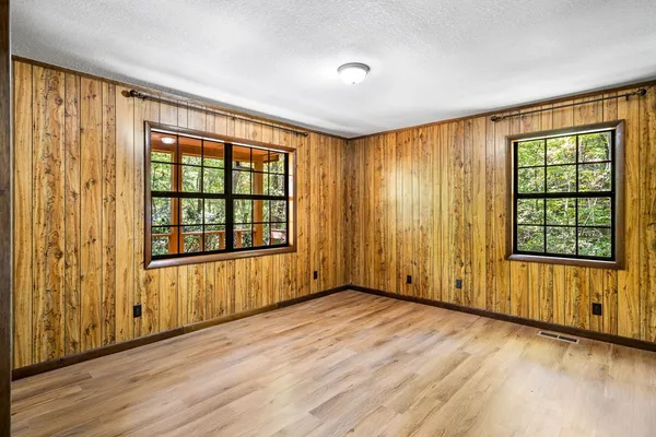 $279,000 | 33 Hundred Acre Woods Drive, Murphy, NC 28906