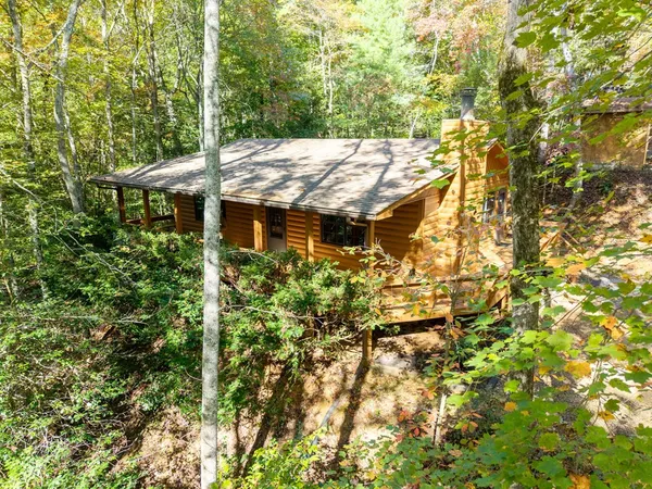 $279,000 | 33 Hundred Acre Woods Drive, Murphy, NC 28906