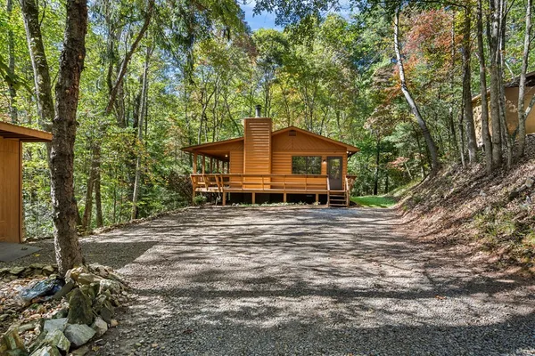 $279,000 | 33 Hundred Acre Woods Drive, Murphy, NC 28906