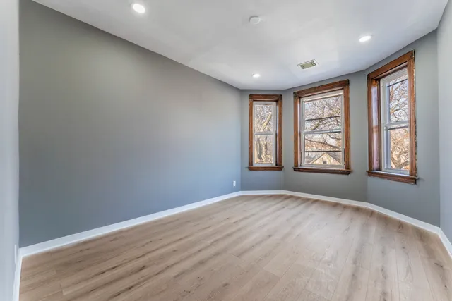 $1,500 | 2643 West 21st Place, Unit 3, Chicago, IL 60608