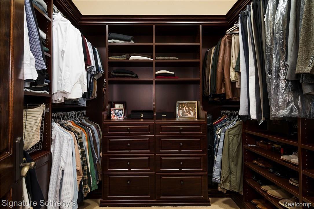 6700 Bordman Road Romeo, MI 48065 - Photo 16 of 64 HIS AND HERS LARGE WALK IN CLOSETS.