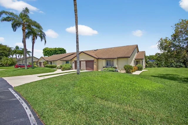 $324,900 | 108 Village Walk Drive, Royal Palm Beach, FL 33411