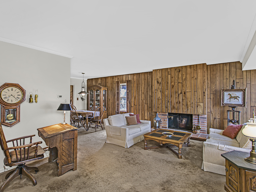 85 Williamsburg Road Evanston, IL 60203 - Photo 2 of 27 Gallery Image 2