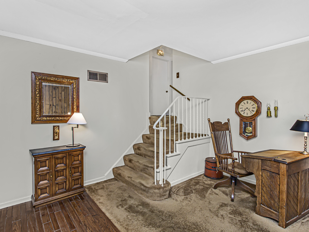 85 Williamsburg Road Evanston, IL 60203 - Photo 5 of 27 Gallery Image 5