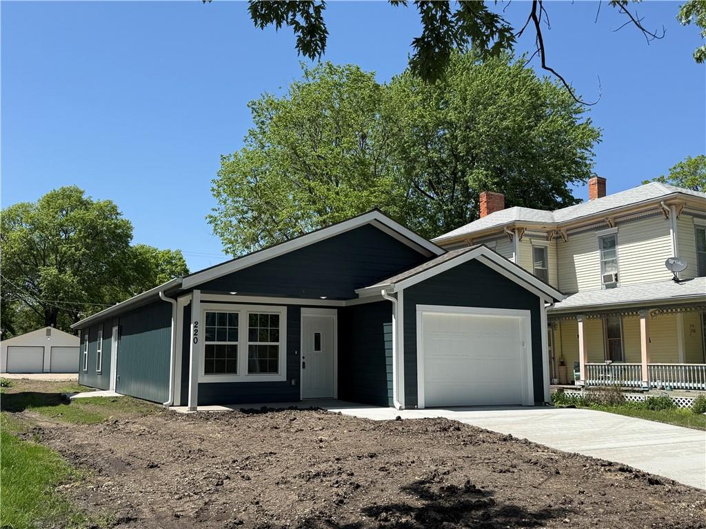 220 South Locust Street Ottawa, KS 66067 - Photo 1 of 28