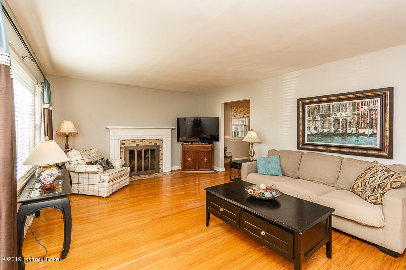 4403 Kinloch Road Louisville, KY 40207 - Photo 1 of 36 Welcoming