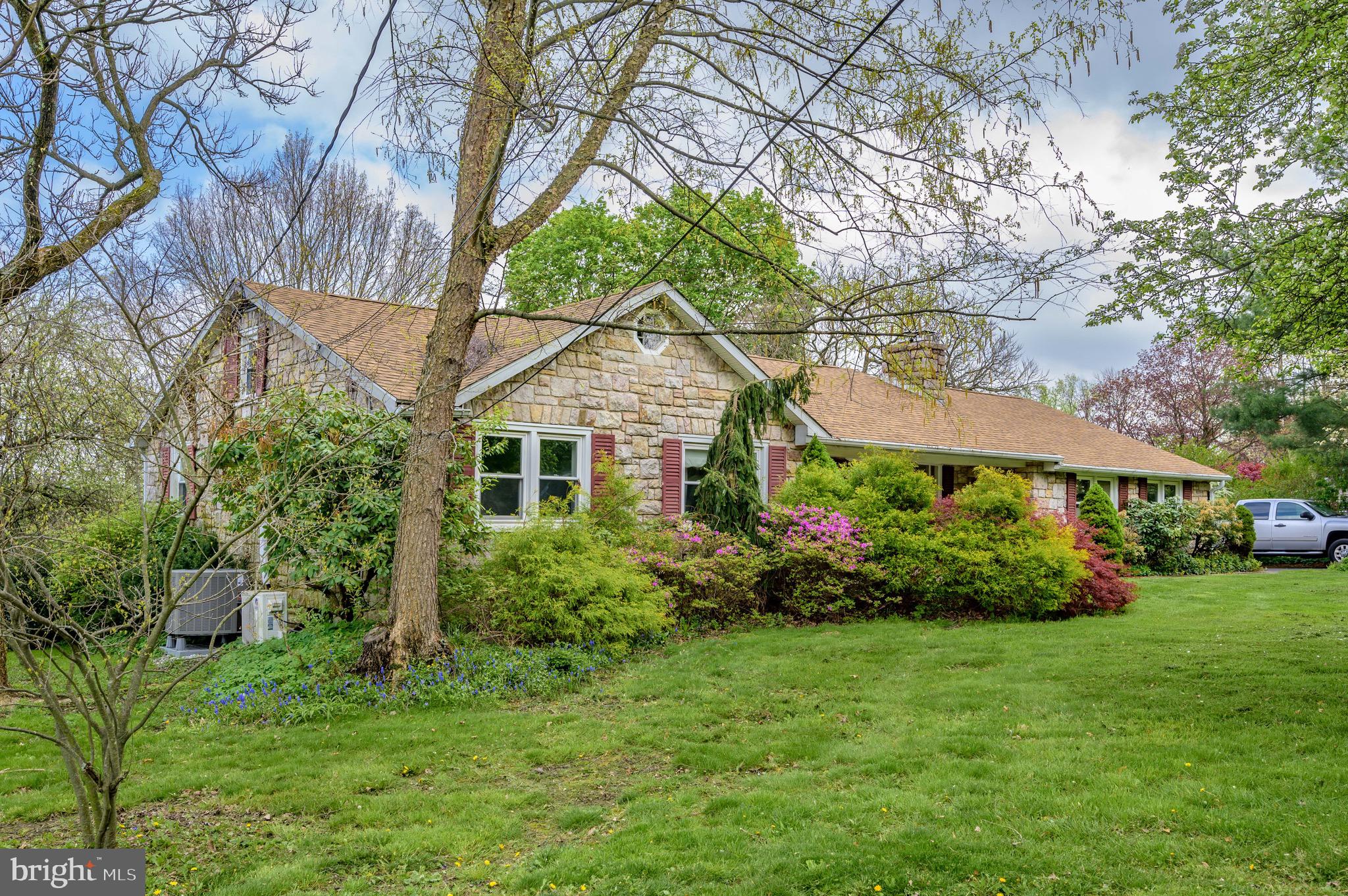 2045 West Rock Road Perkasie, PA 18944 - Photo 3 of 28