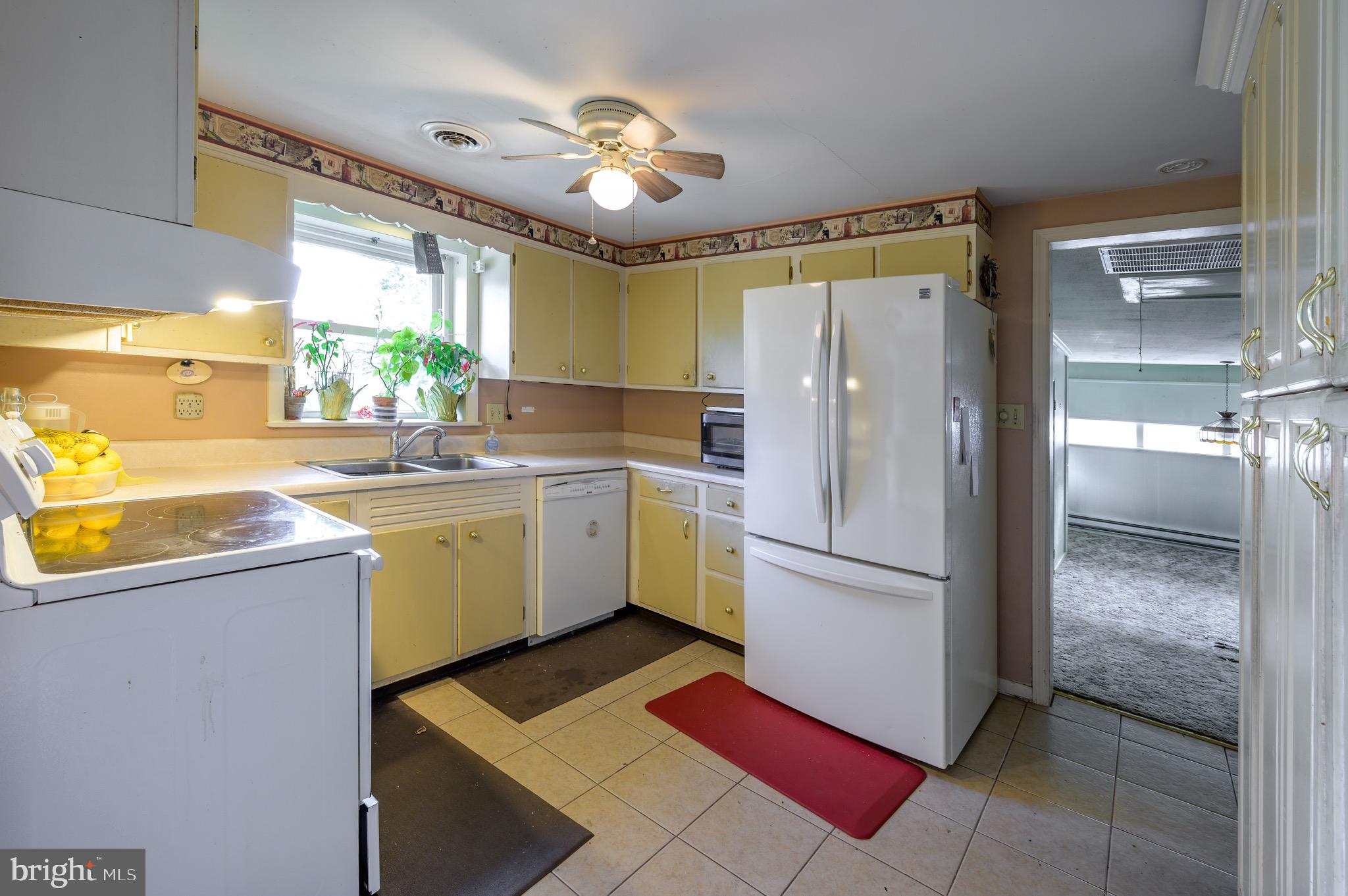 2045 West Rock Road Perkasie, PA 18944 - Photo 4 of 28