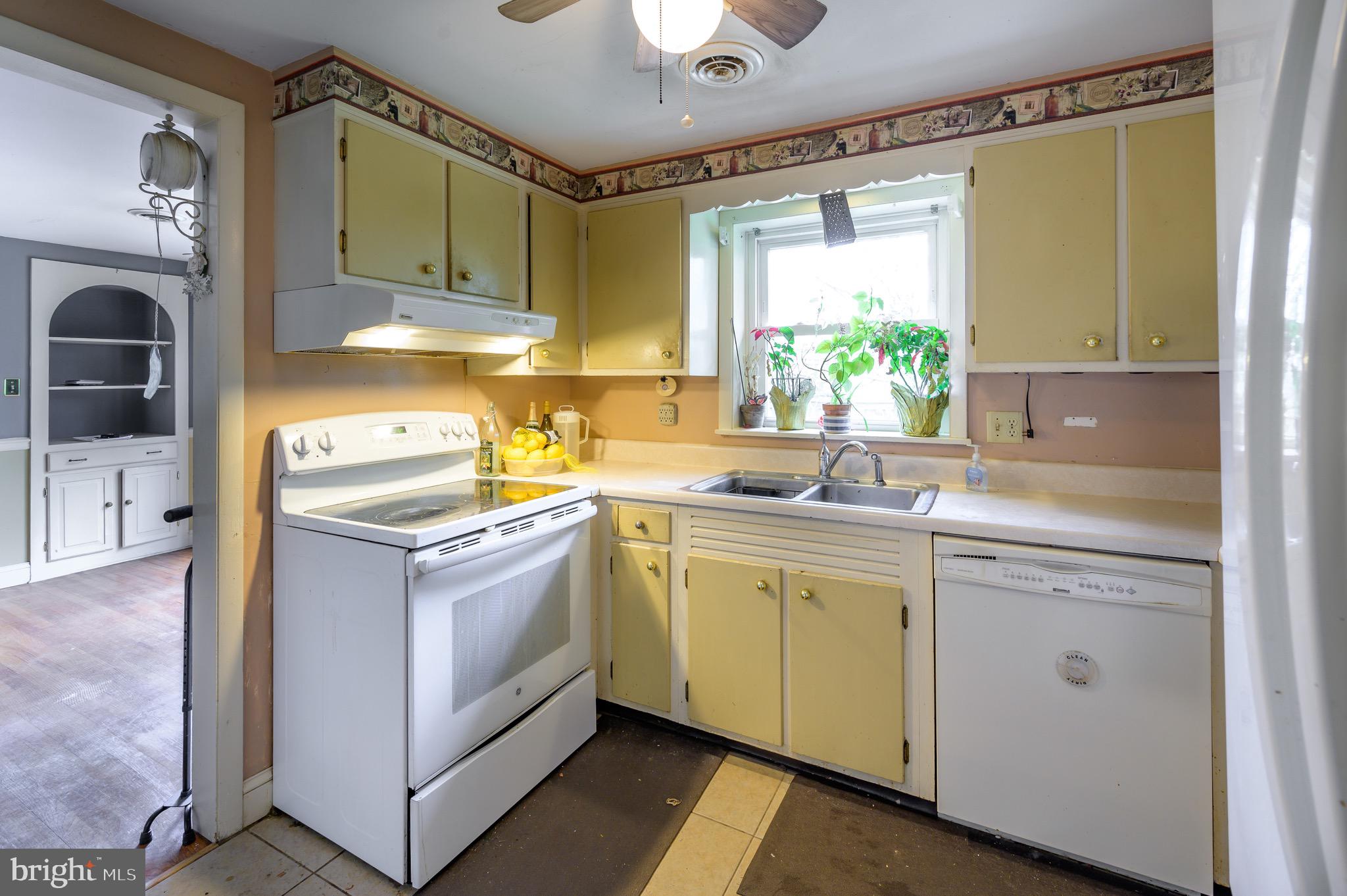 2045 West Rock Road Perkasie, PA 18944 - Photo 5 of 28