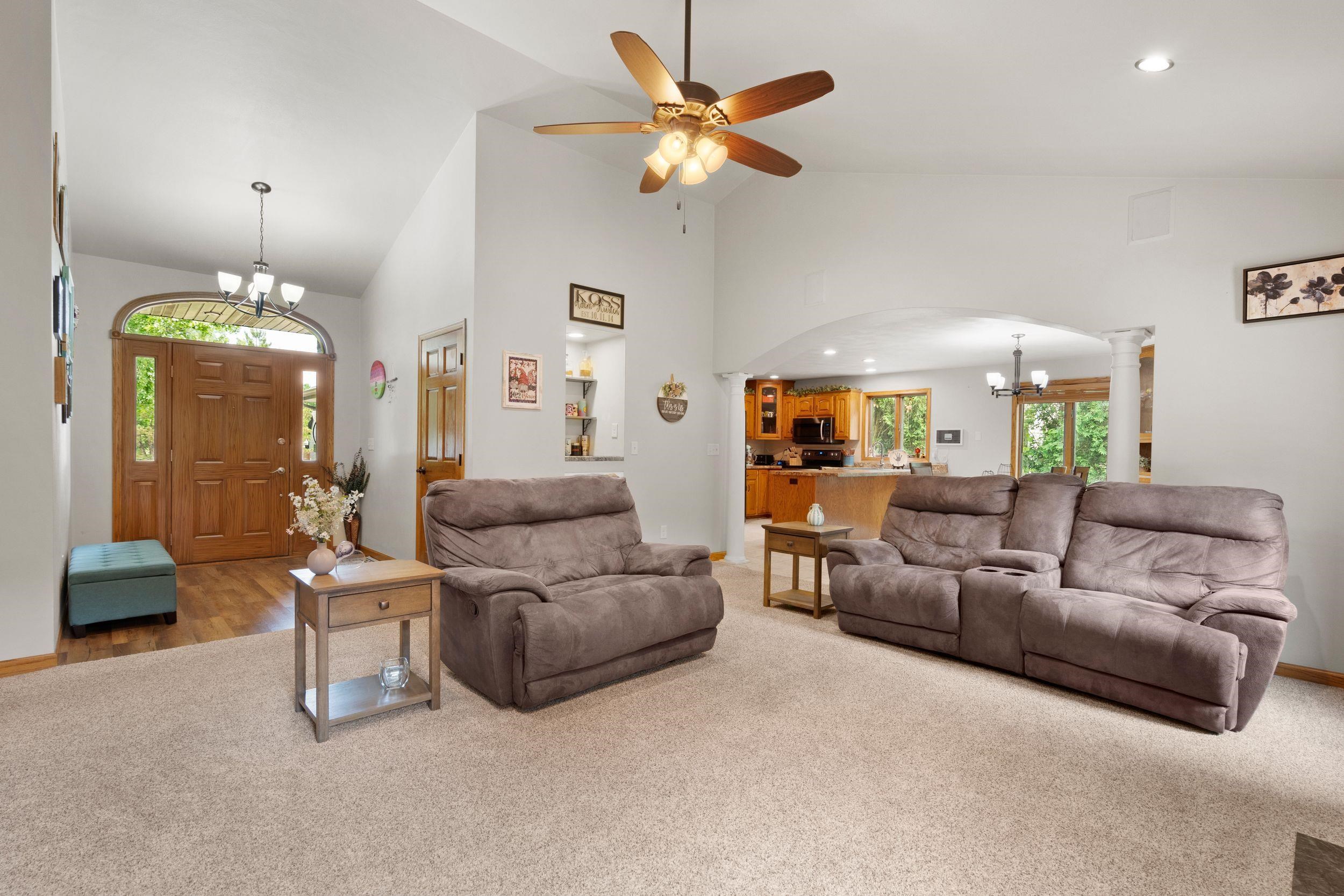 W2585 Oakbrook Court Appleton, WI 54915 - Photo 17 of 56