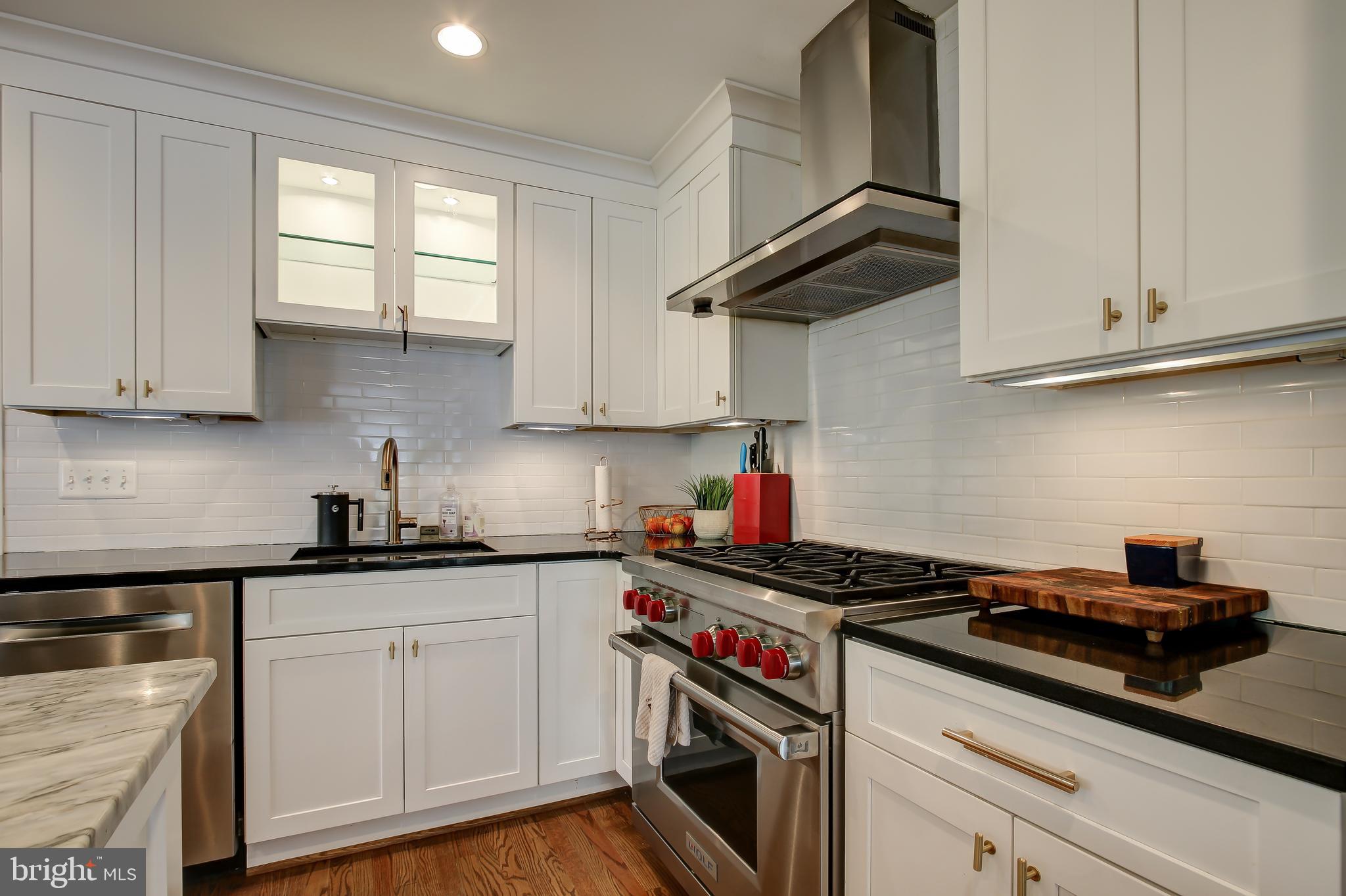 10314 Pierce Drive Silver Spring, MD 20901 - Photo 14 of 33 High end appliances.